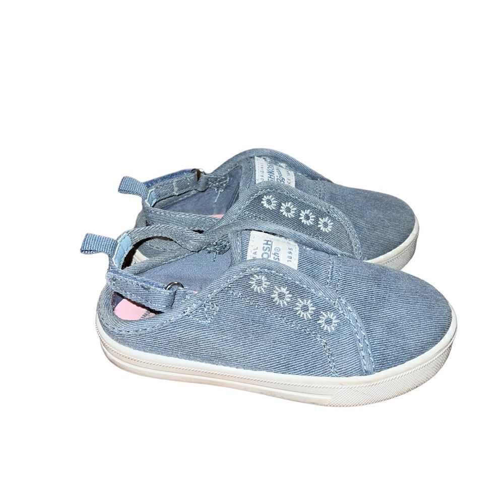 OshKosh B’Gosh grey sneaker style sandals girl’s size 8M